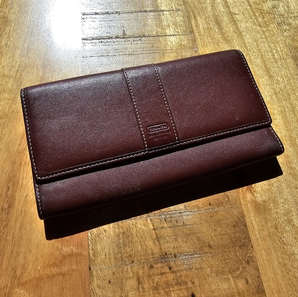Burgandy Coach Wallet - Picture 7 of 7